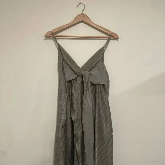 Saints and Secrets NWT Nacy Wide Leg Pinstripe Jumpsuit Olive Size Large - Picture 5 of 6
